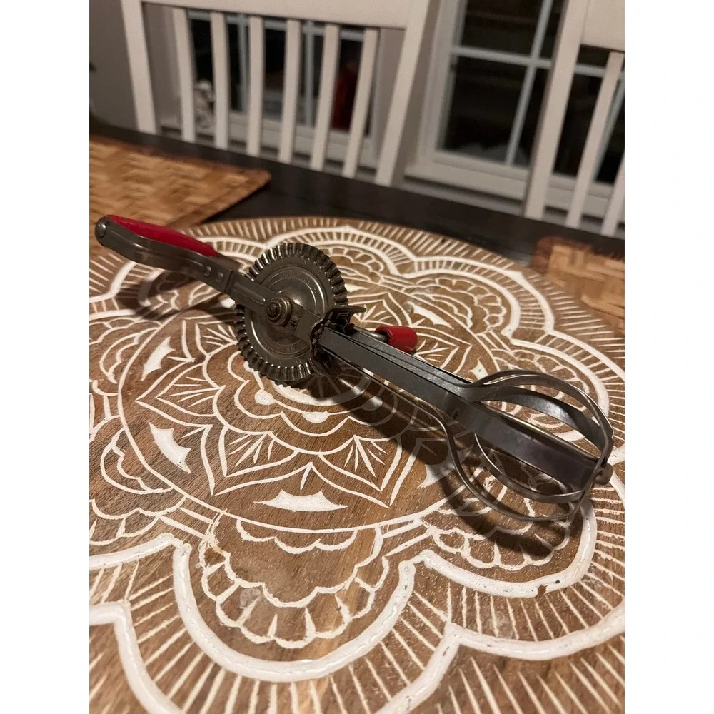Vintage TAP-L-FO Hand Egg Beater Mixer – Red Handle